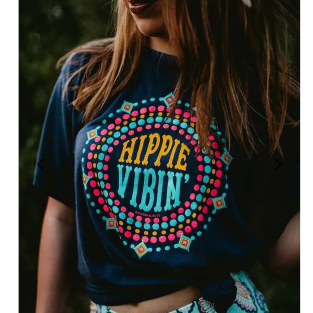 Southern Bliss "Hippie Vibin" Graphic Tee | Indigo Blue | Size Large